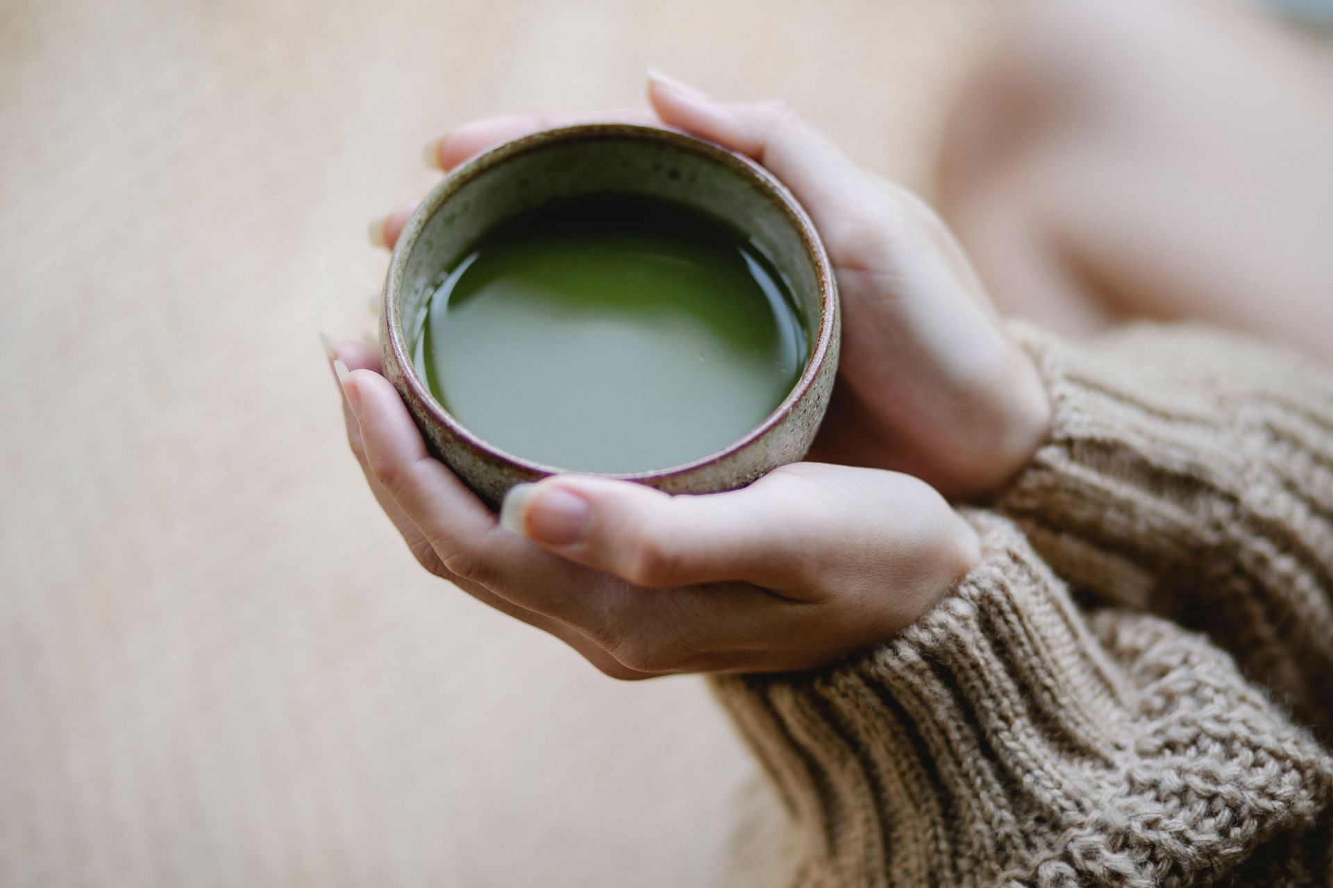 Amount of caffeine varies depending on the type of matcha (Image via Pexels/Charlotte May)