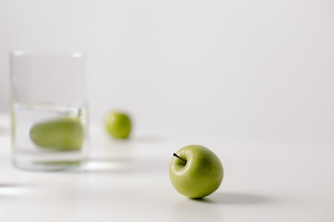 Green apples are an excellent source of fiber. (Cottonbro Studio/Pexels)