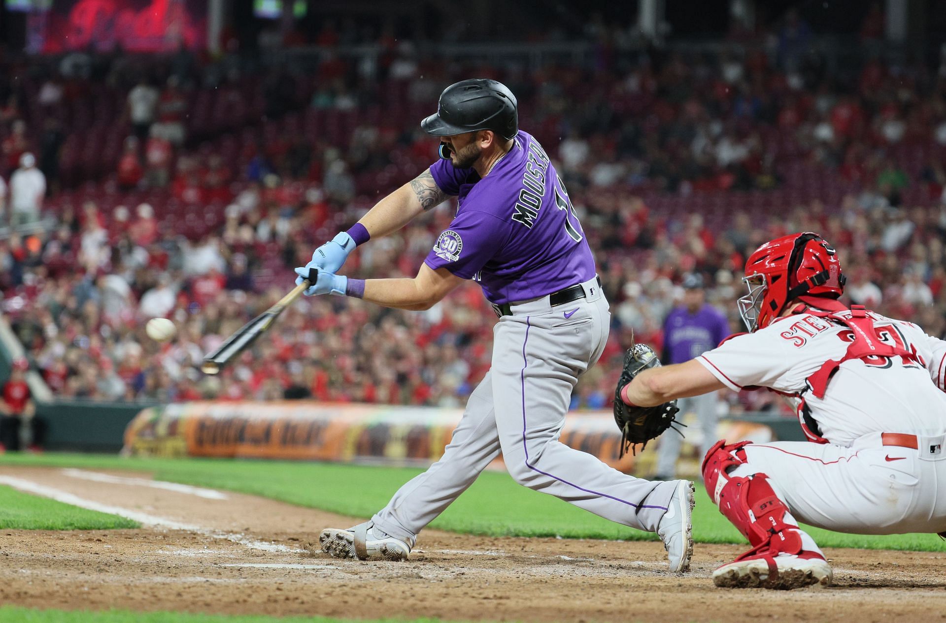 Los Angeles Angels on X: Mike Moustakas' home run in the 4th inning  extended our streak to 19 consecutive games with a home run, breaking the  franchise record set in 1982 (18;