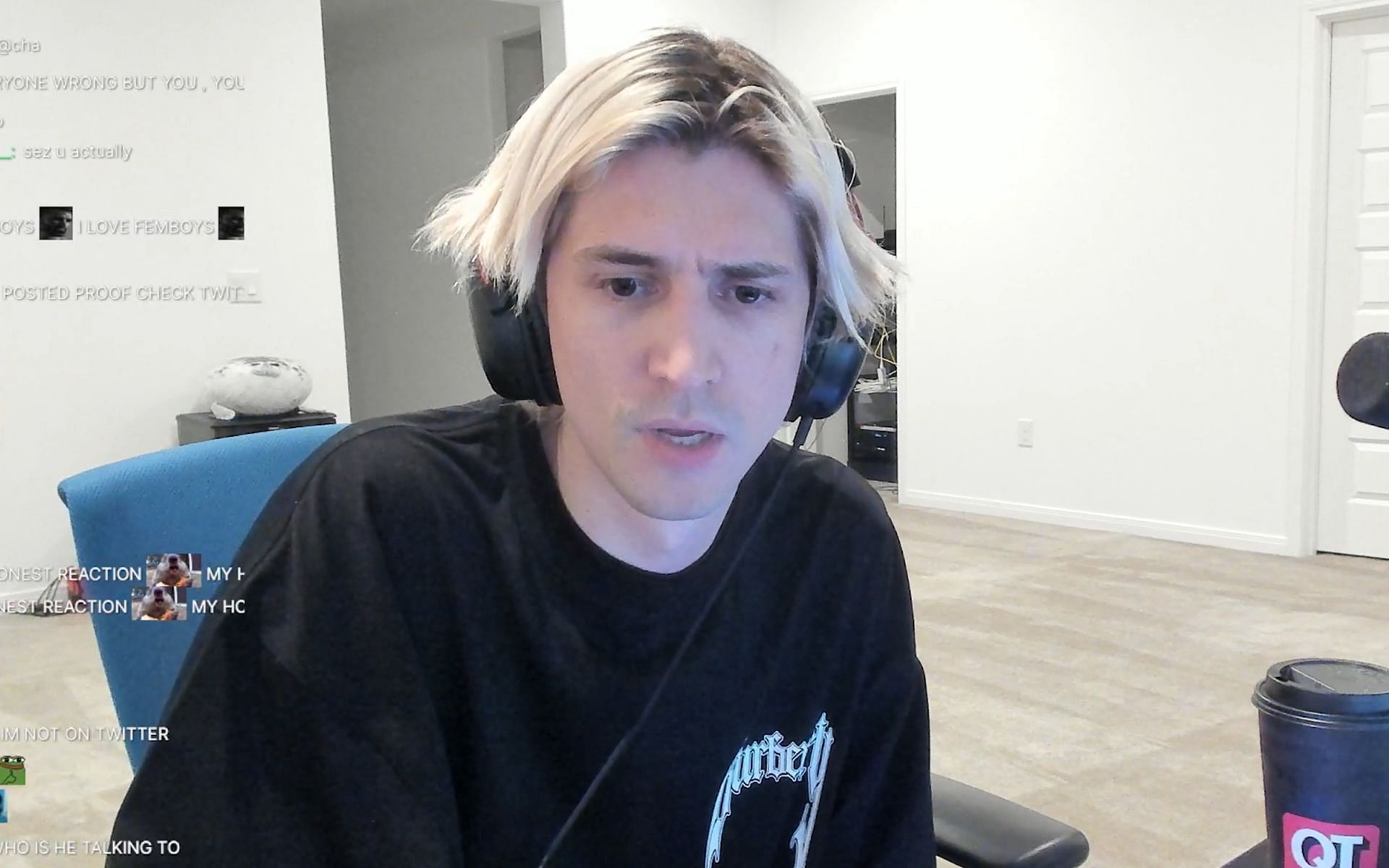 xQc responds to a recent tweet made by Twitter user @YourFellowArab (Image via xQc/Twitch)