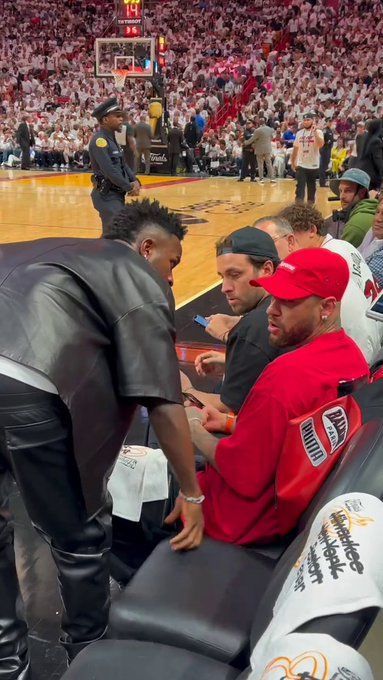 30 Times Celebrities Had a Blast Sitting Courtside Basketball Games