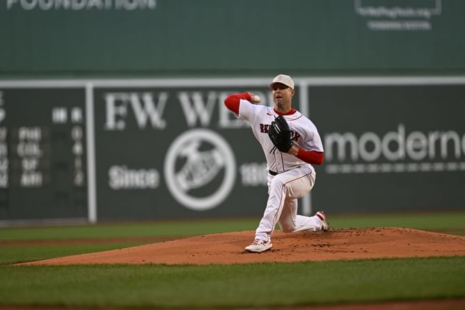 MLB analyst sympathizes with Corey Kluber after horrific performance vs Guardians