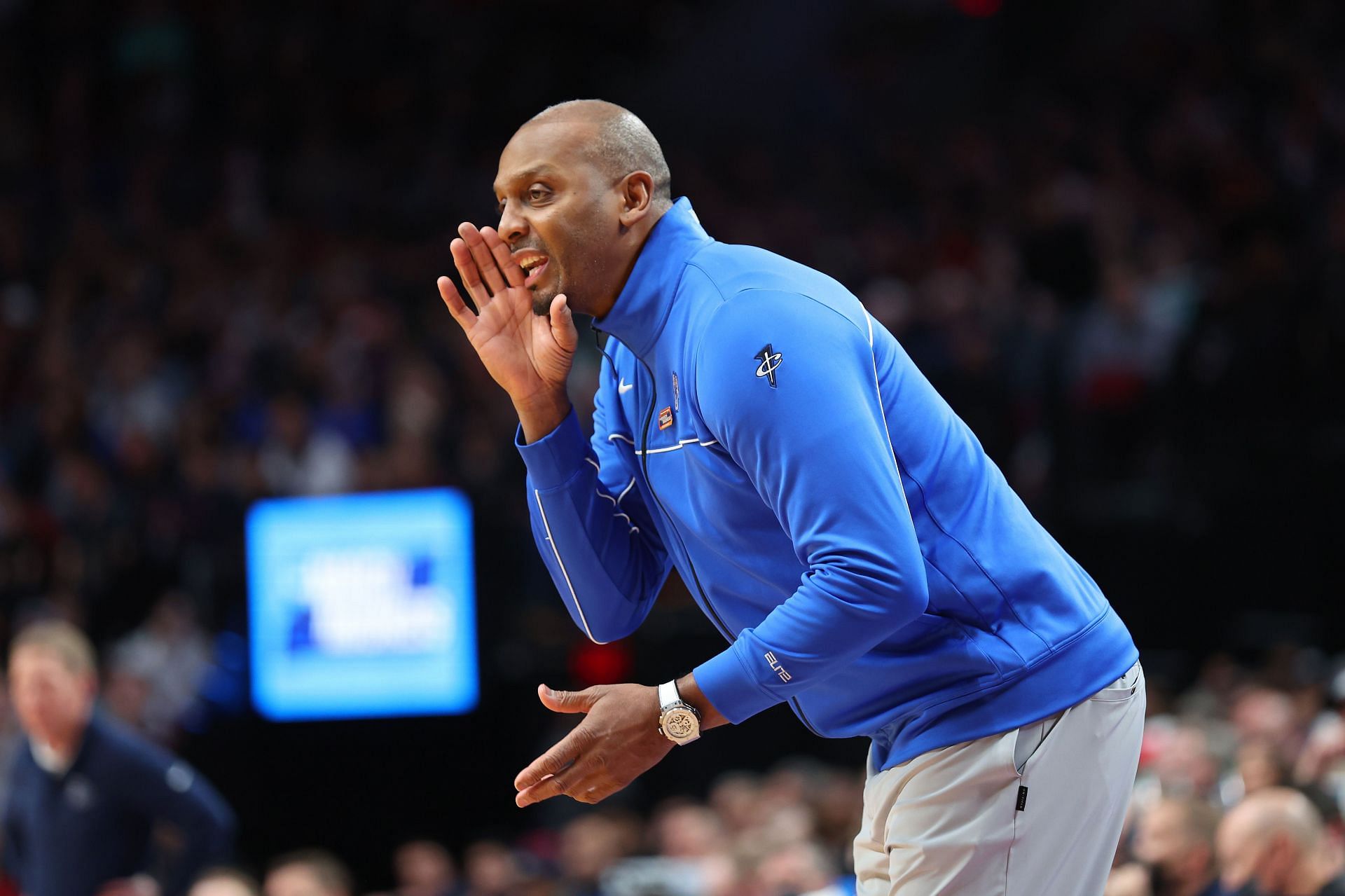 Head coach Penny Hardaway of the Memphis Tigers calls a play: Memphis v Gonzaga