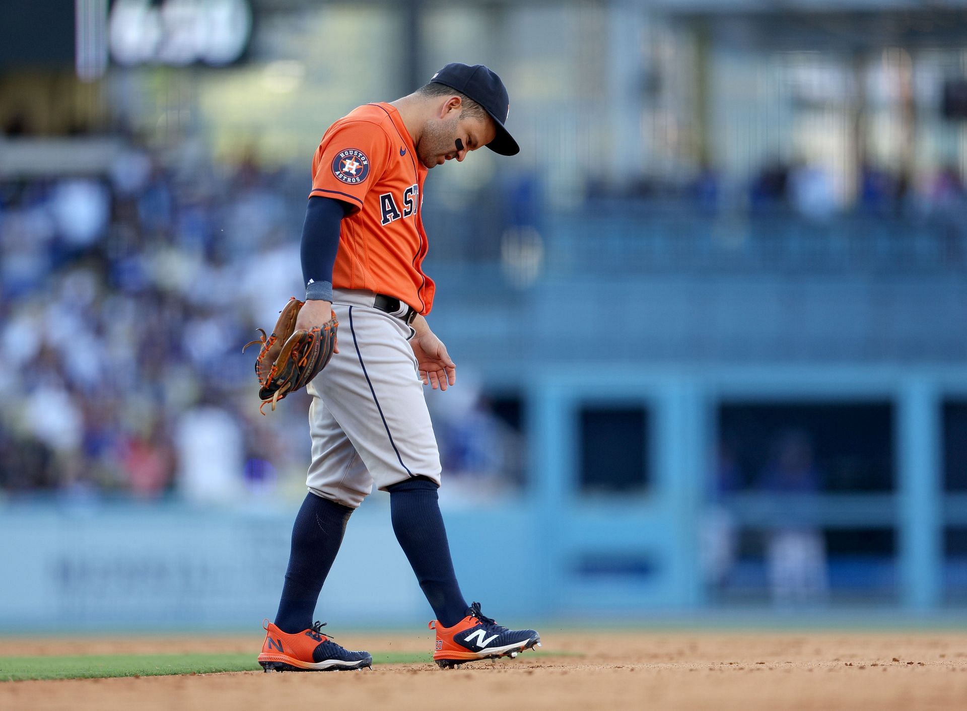 Houston Astros bewildered by balk call in loss to L.A. Dodgers