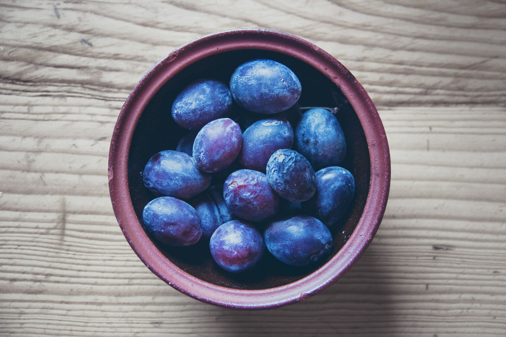 Prune juice is made by dried plums. (Image via Pexels/ Pixabay)