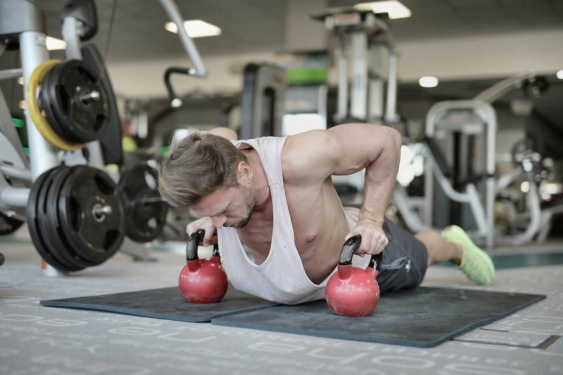 To achieve well-rounded chest development, it is important to complement your training program with a balanced diet and adequate hydration. (Andrea Piacquadio/ Pexels)