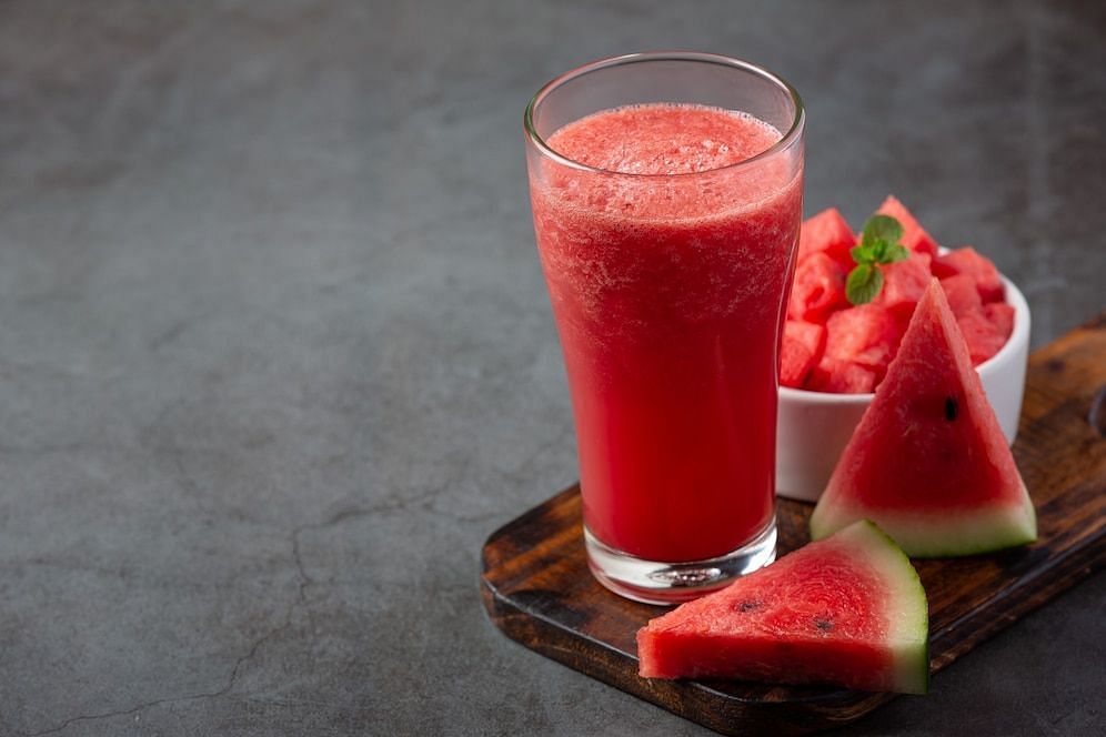 Watermelon juice for weightloss (Image via freepik/jcomp)