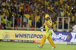 What is the latest update on MS Dhoni’s knee injury?