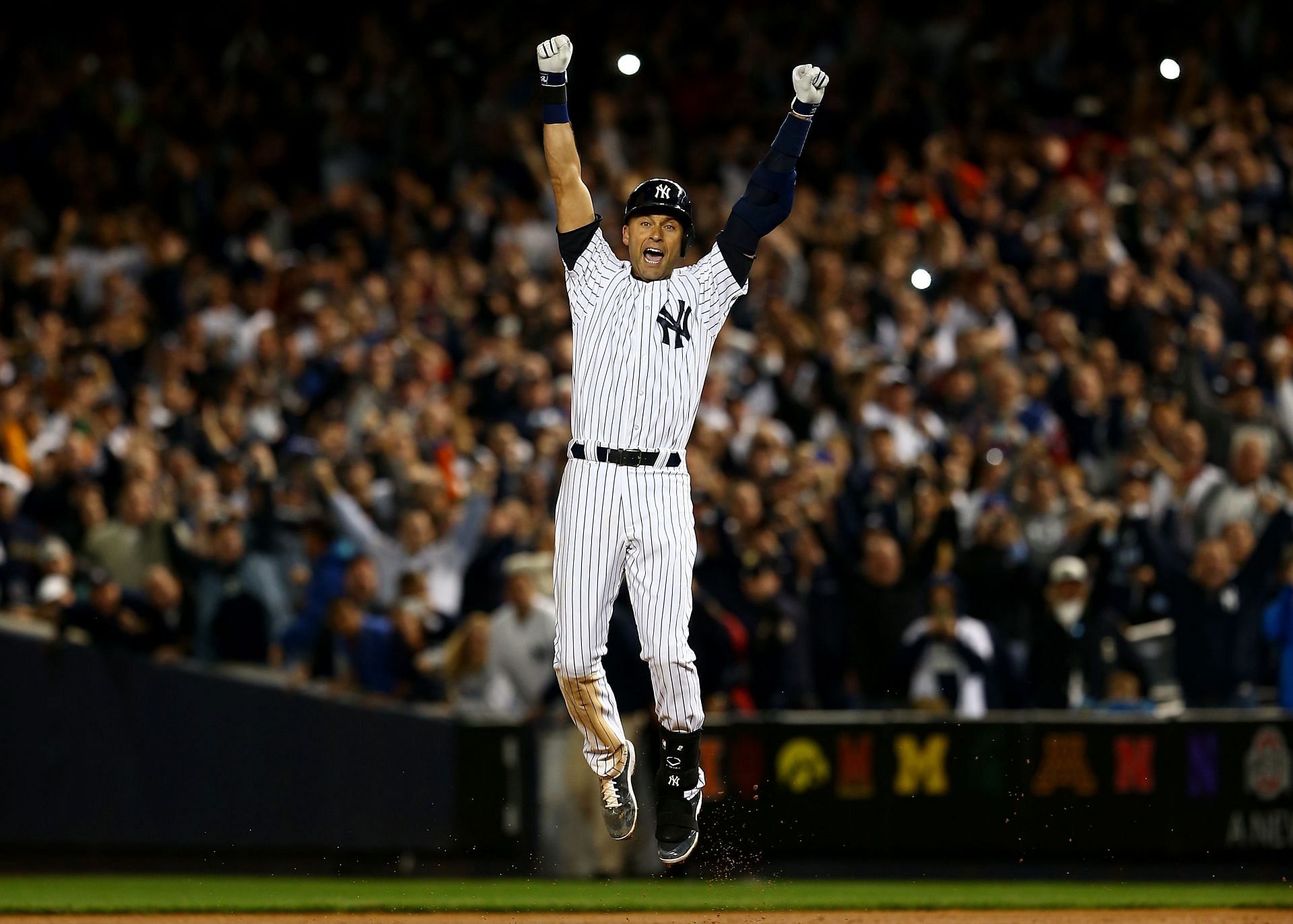 Derek Jeter's best Yankees moments: 'The Dive' into the stands