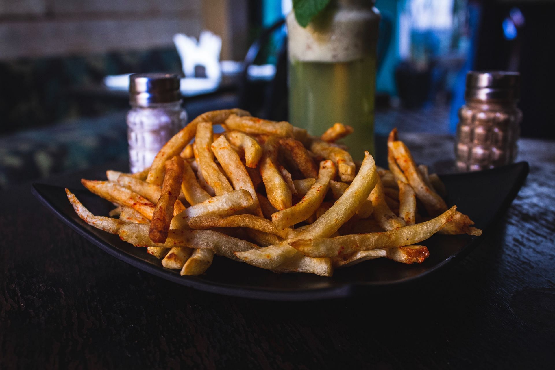 Fried foods contain unsaturated fats. (Image via Unsplash/Louis Hansel)