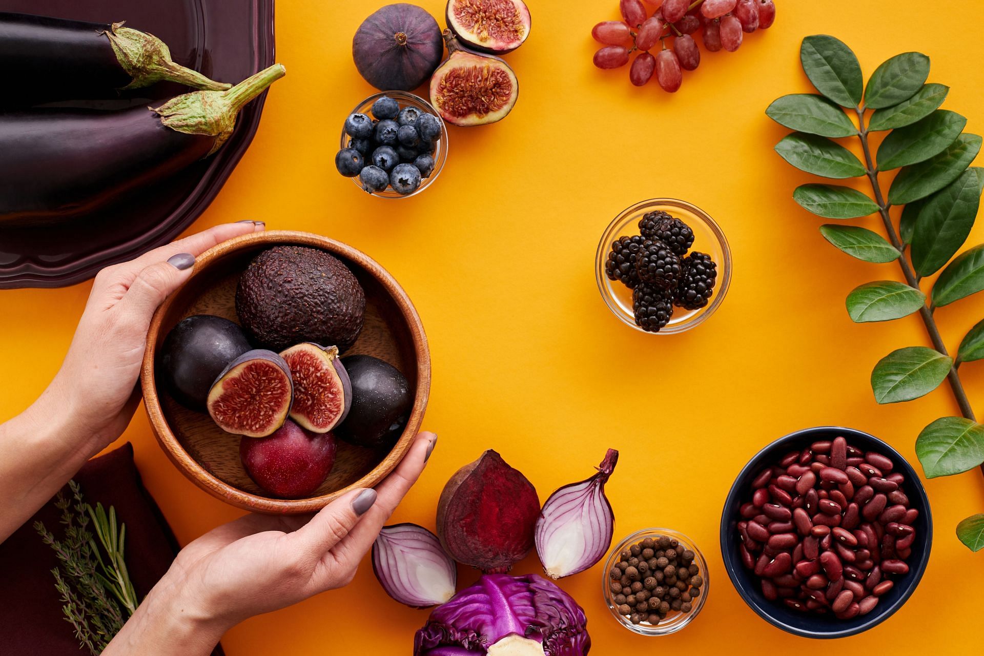 There are several benefits of prune juice for your health. (Image via Pexels/ Vanessa Loring)