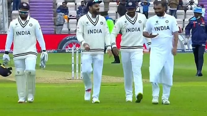 WTC Final में तौलिया लपेटकर क्यों घूमे थे मोहम्मद शमी, दिग्गज गेंदबाज ने किया बड़ा खुलासा