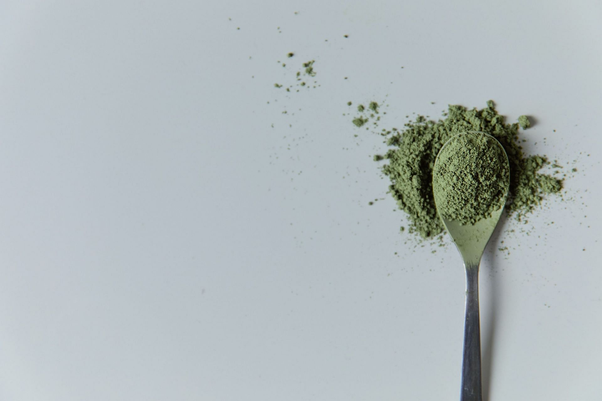 Different grade of matcha (Image via Pexels/Darina Belonooga)