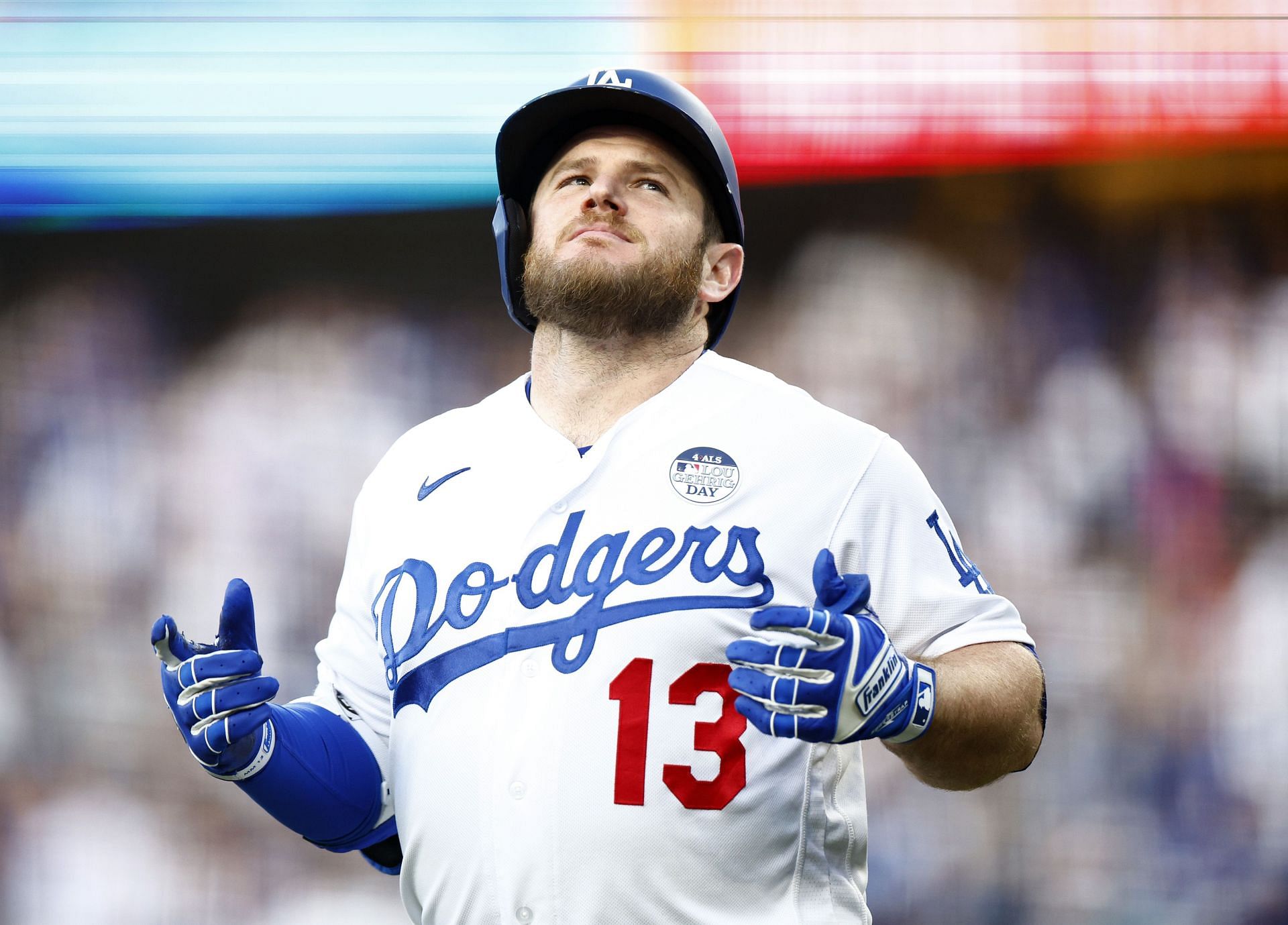 Max Muncy blasts two home runs, helps Dodgers rally past Reds 3-2 - CBS Los  Angeles