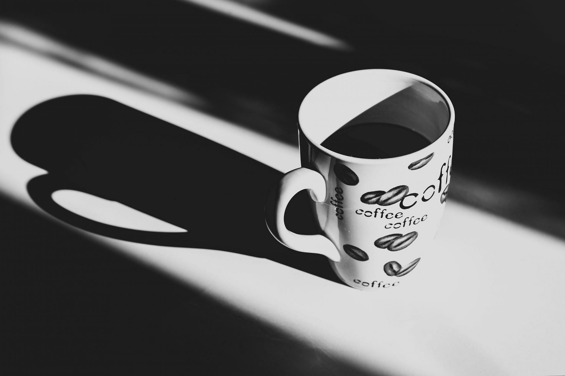 There is lower caffeine in decaf coffee (Image via Pexels / Vlad Fonsark)