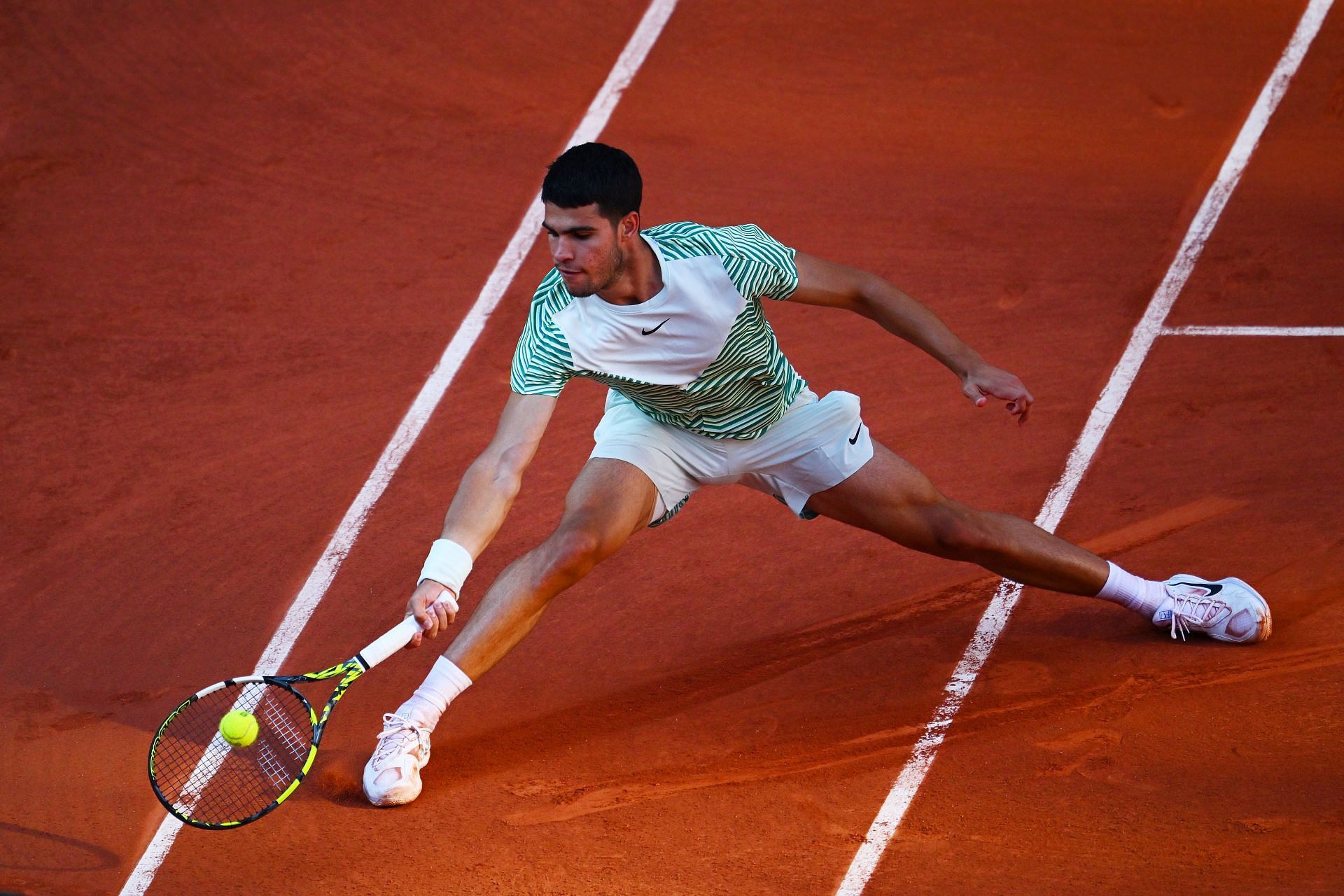 Alcaraz is into back-to-back Roland Garros quarterfinals.