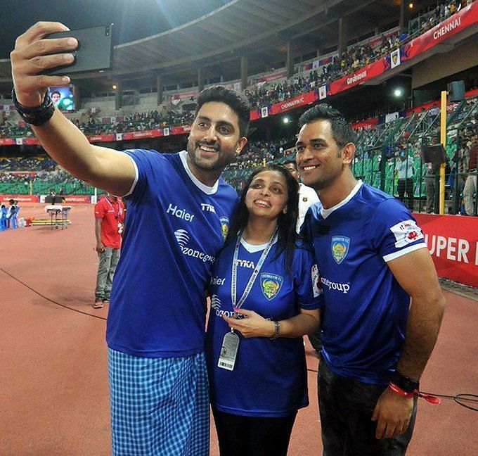 4 times Indian cricketers made headlines by attending a football match