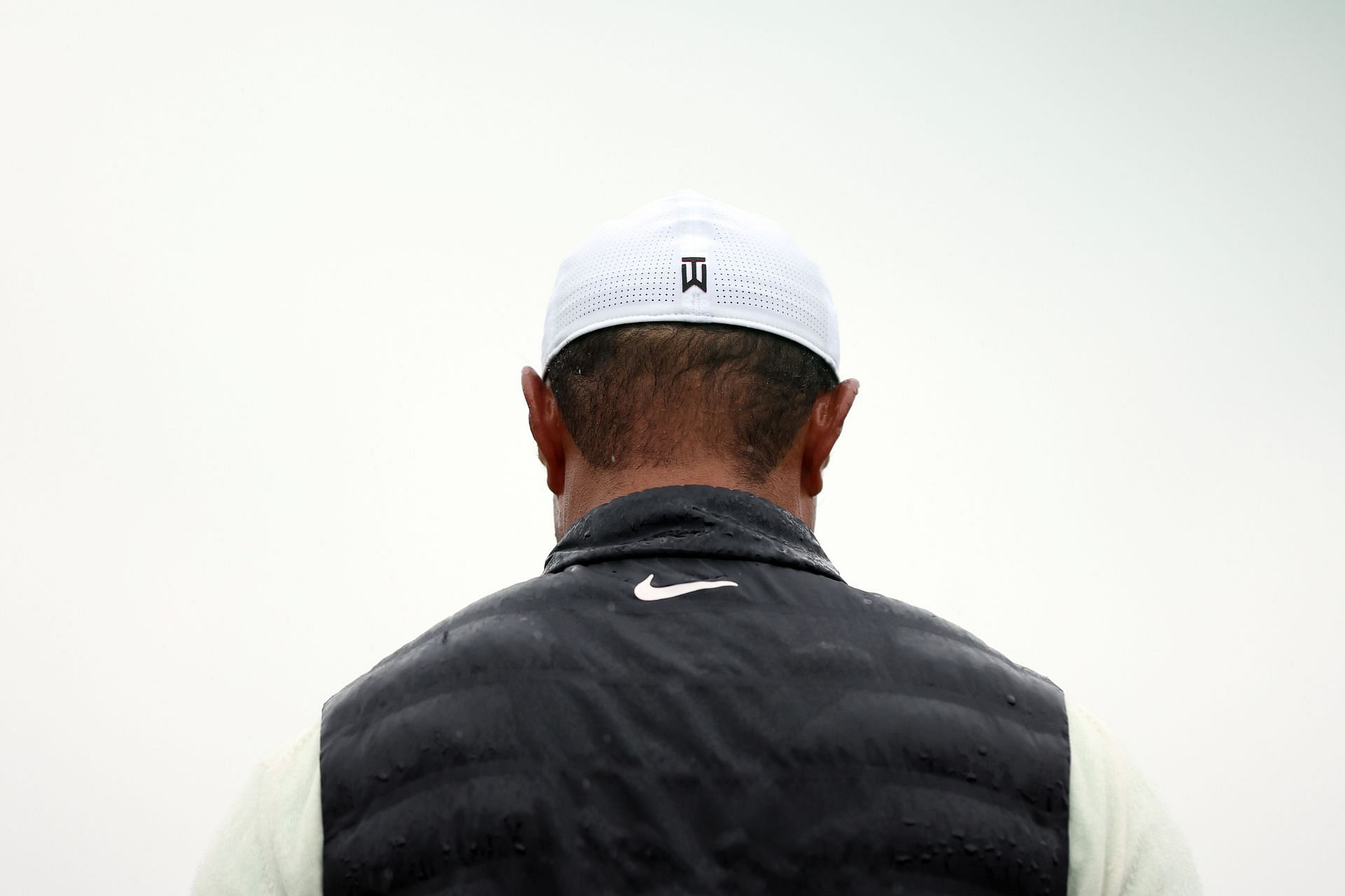 Tiger Woods sighting? Photo indicates Tiger is back on the golf