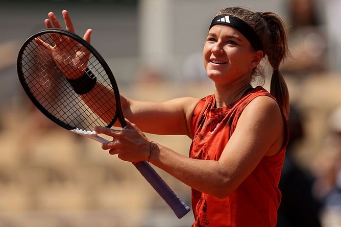 Karolina Muchova becomes third player outside WTA top-40 to reach French Open final