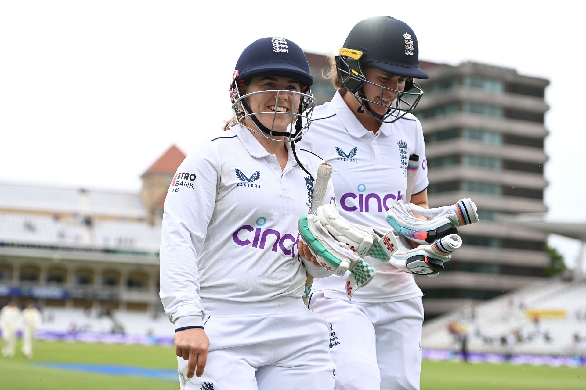 Tammy Beaumont and Nat Sciver leave the field. (Credits: Getty)