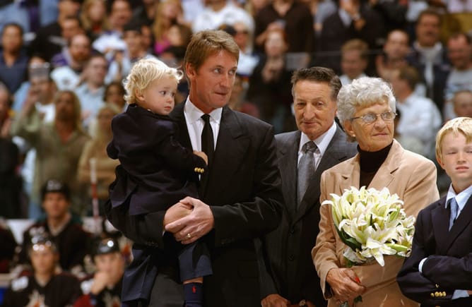 When Wayne Gretzky got emotional talking about his father - "One of the great hockey dads of all-time"