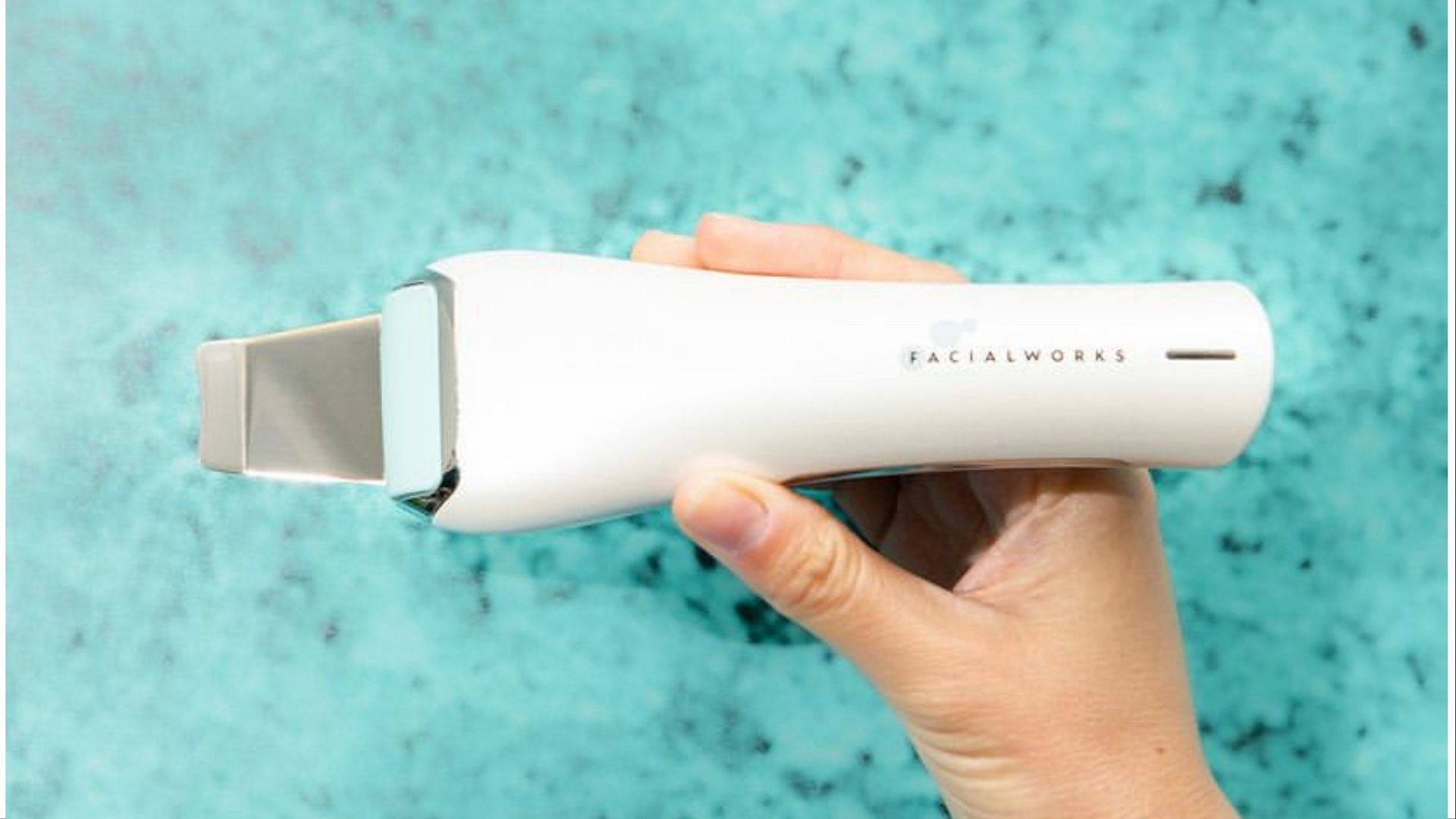 Ultrasonic skin spatula is a popular skincare tool. (Image via Instagram/facialworks)