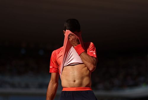 Novak Djokovic through to the fourth round at the 2023 French Open