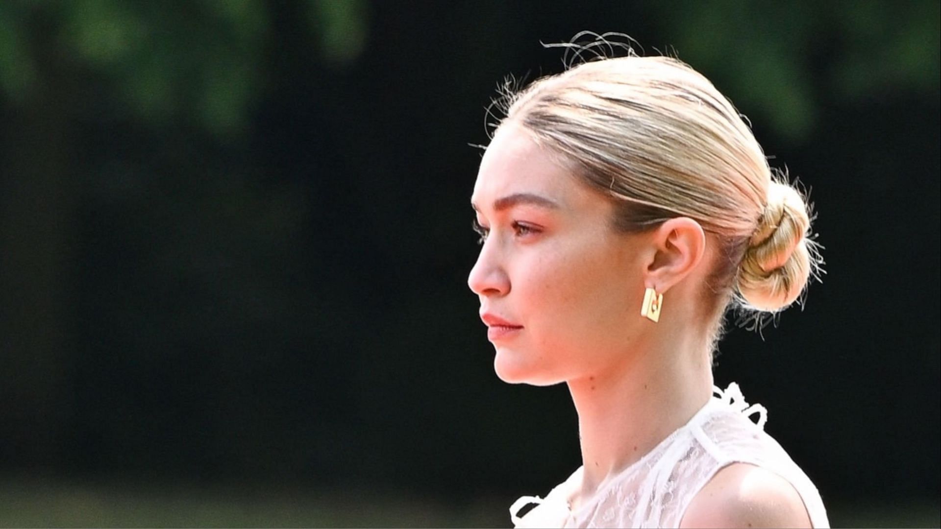 Gigi Hadid photographed walking the runway during &quot;Le Chouchou&quot; Jacquemus&#039; Fashion Show. (Images via Stephane Cardinale- Corbis/Getty Images)