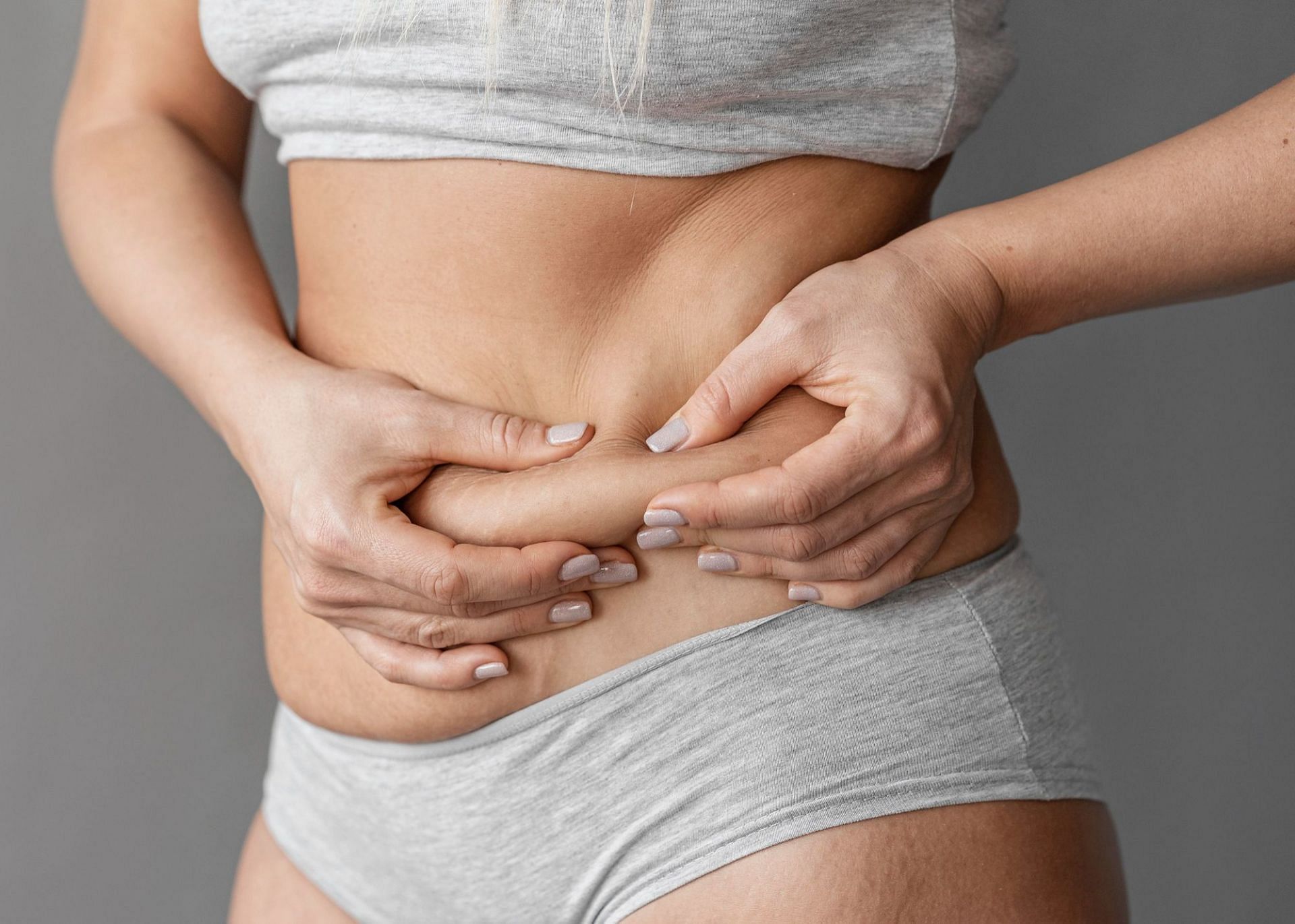 There are several ways to get rid of excess skin after weight loss. (Photo via Freepik)