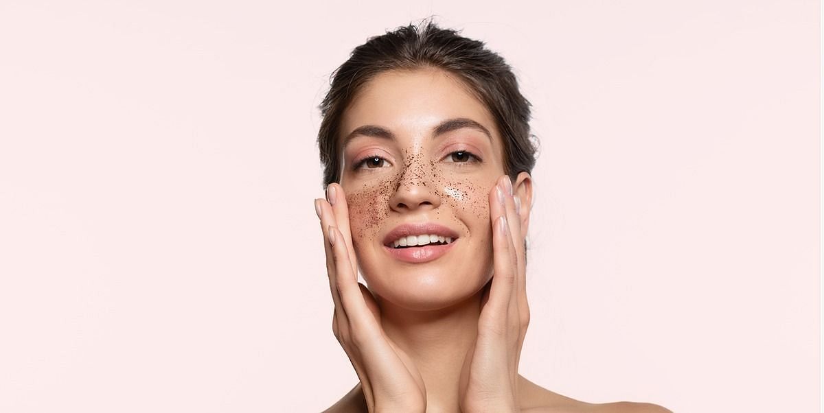 How to exfoliate skin (Image via Getty Images)