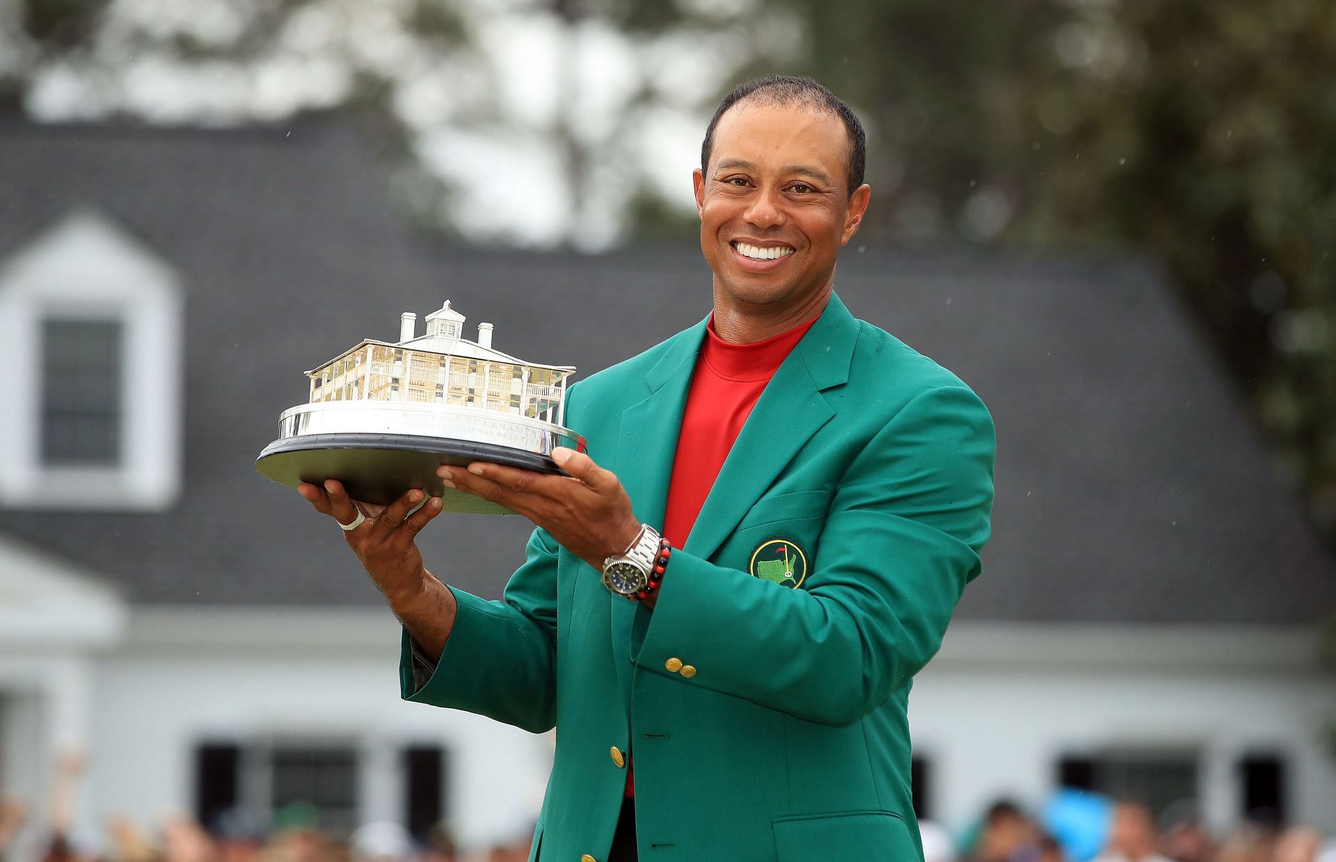 Tiger Woods with The Masters Trophy in 2019 (via Getty Images)