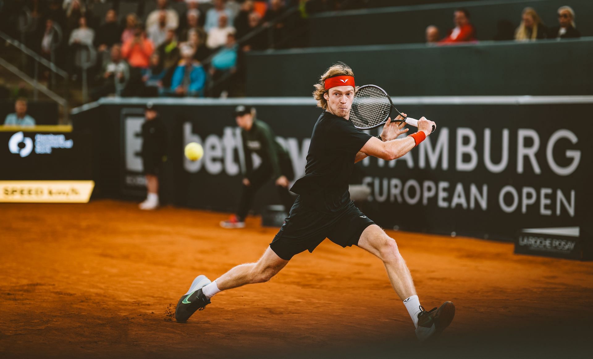 Andrey Rublev in action at the 2023 Hamburg European Open.