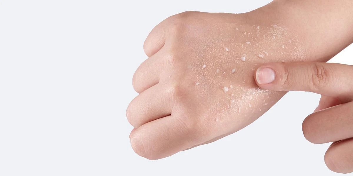 How to exfoliate skin (Image via Getty Images)