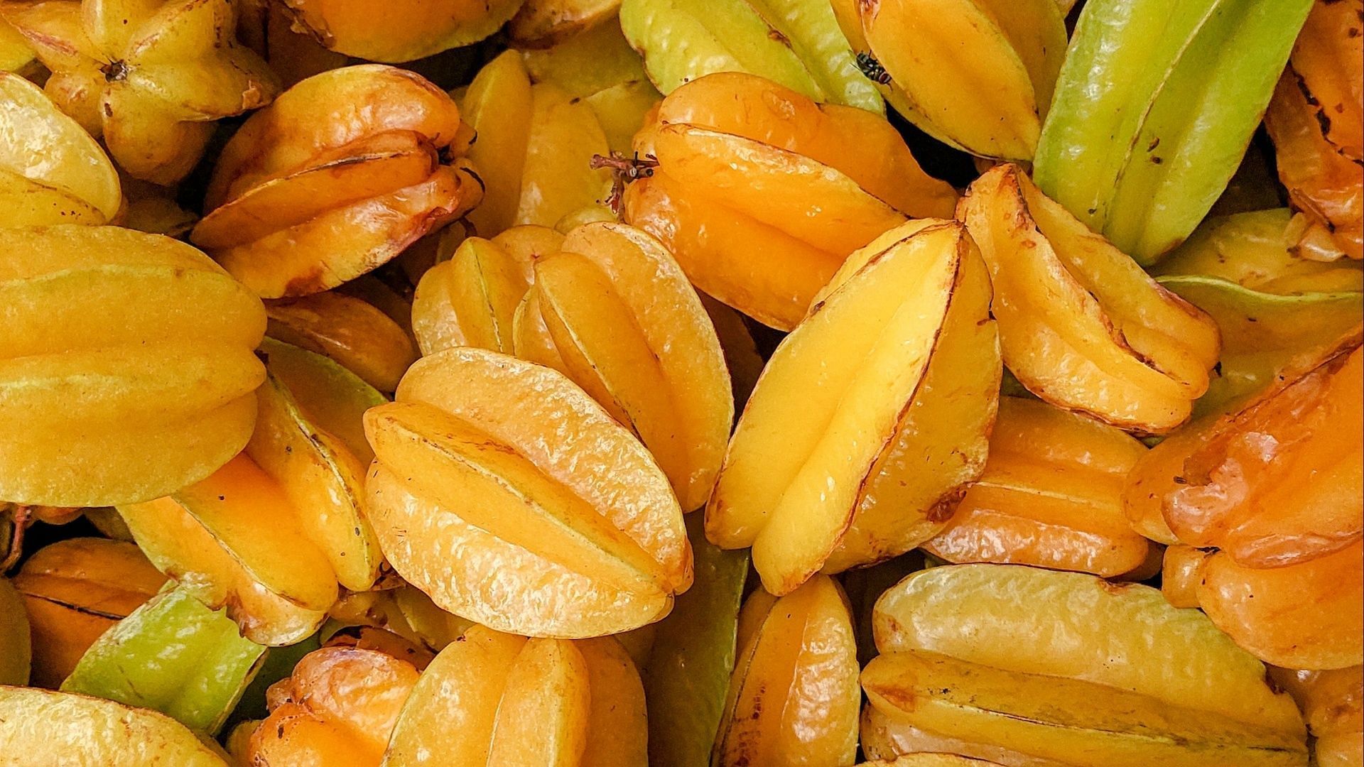 Know about the benefits of starfruit. (Photo via Pexels/Victor Cayke)
