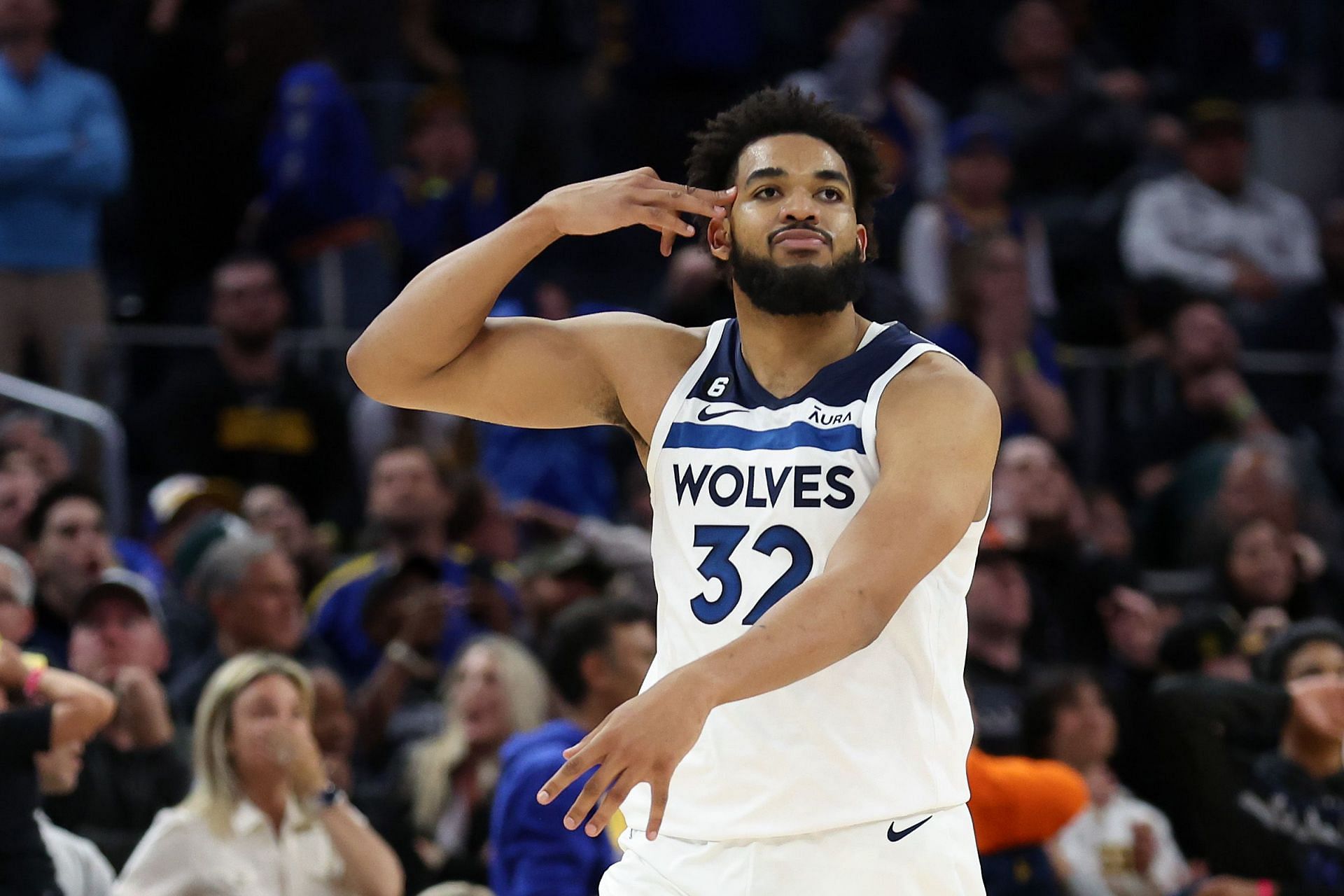 Lizzo Was Infatuated By Karl-Anthony Towns Courtside At Lakers-Wolves