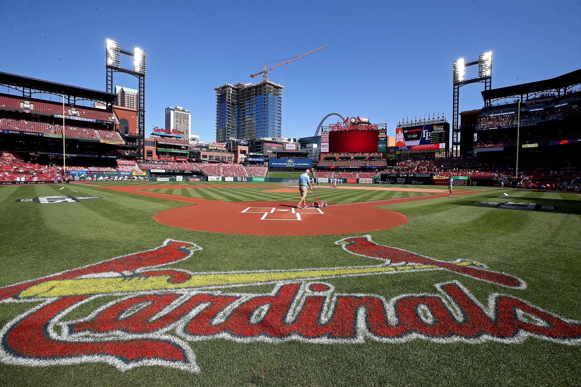 Divisional Series - Atlanta Braves v St Louis Cardinals - Game Four: ST LOUIS, MISSOURI - OCTOBER 07: A general view as a groundskeeper readies the field prior to game four of the National League Division Series between the Atlanta Braves and the St. Louis Cardinals at Busch Stadium on October 07, 2019 in St Louis, Missouri. (Photo by Jamie Squire/Getty Images)