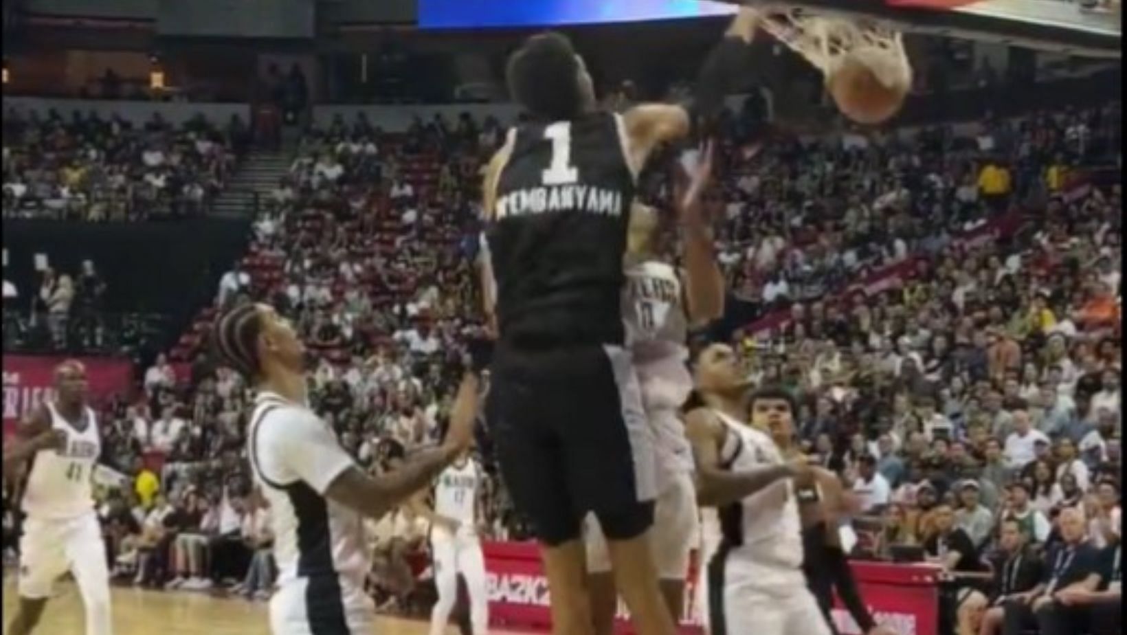 Victor Wembanyama completed an impressive play halfway in the second quarter of the San Antonio Spurs vs Portland Trail Blazers game with a thunderous dunk.