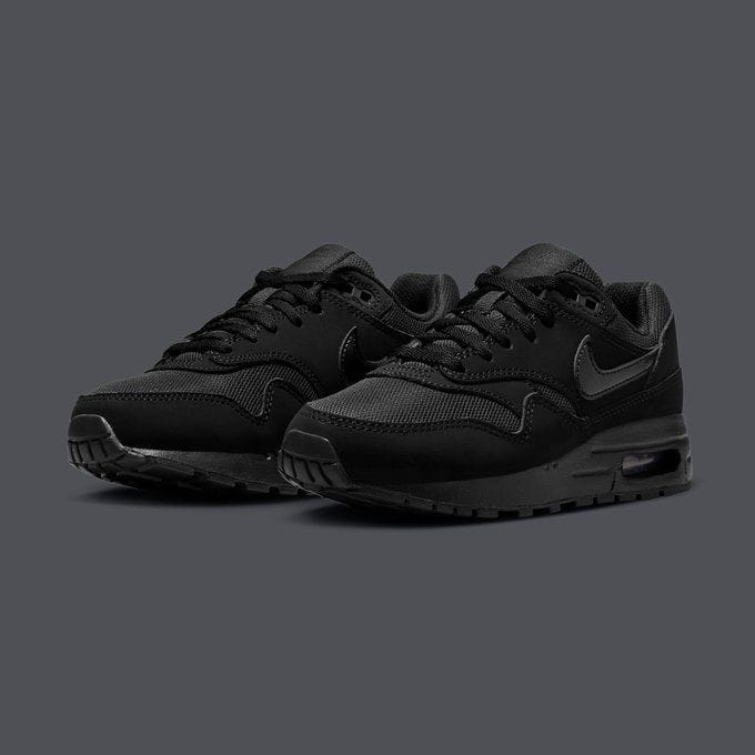 nike black air max shoes