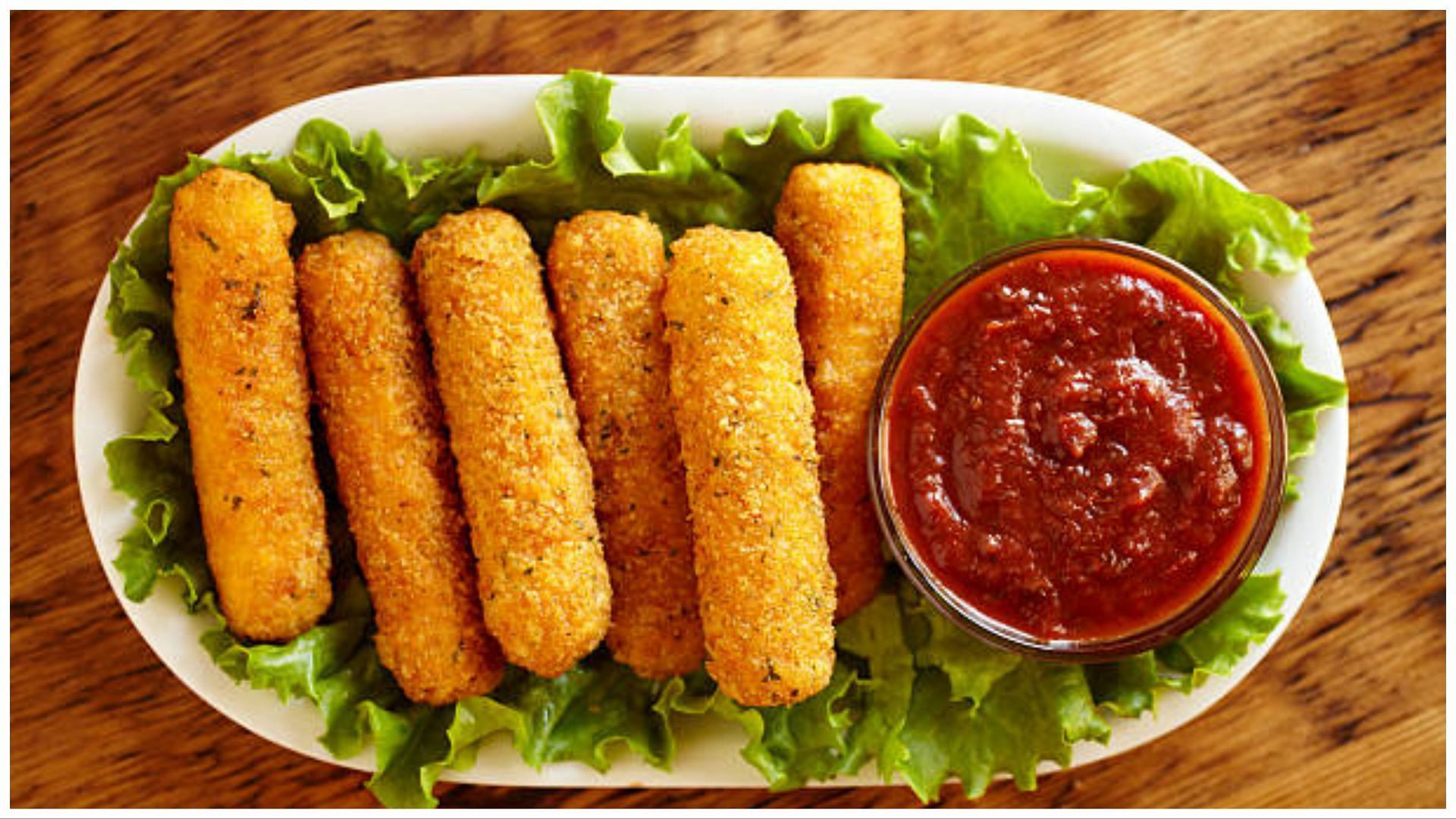 Mozzarella Sticks are a very famous appetizer (Image via Getty Images)