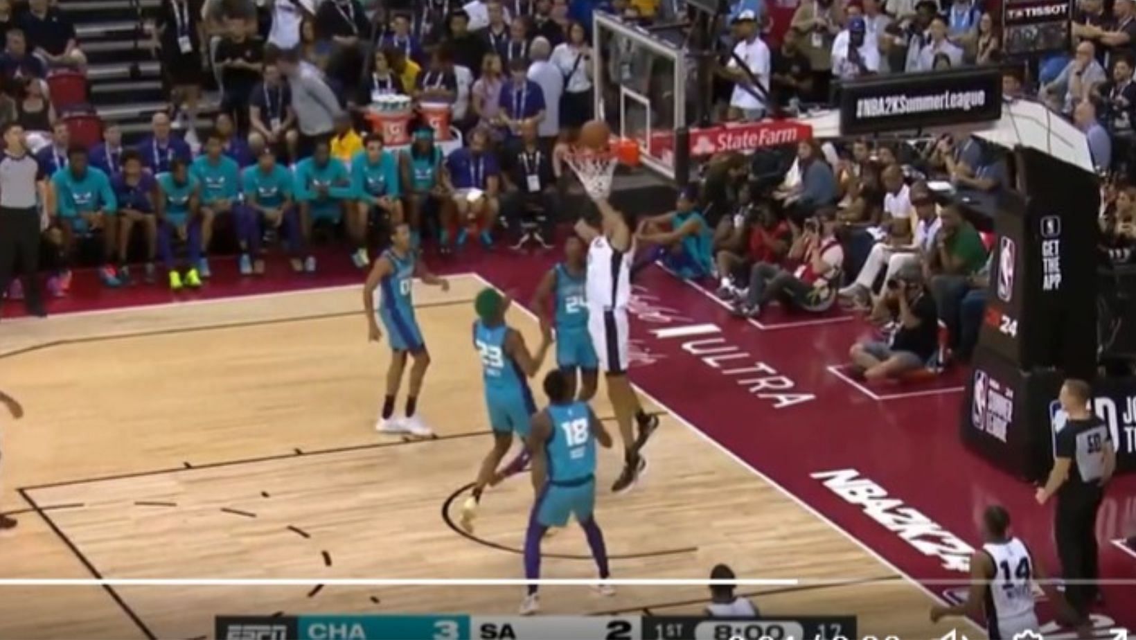 Victor Wembanyama missed a wide-open dunk against Brandon Miller and the Charlotte Hornets.