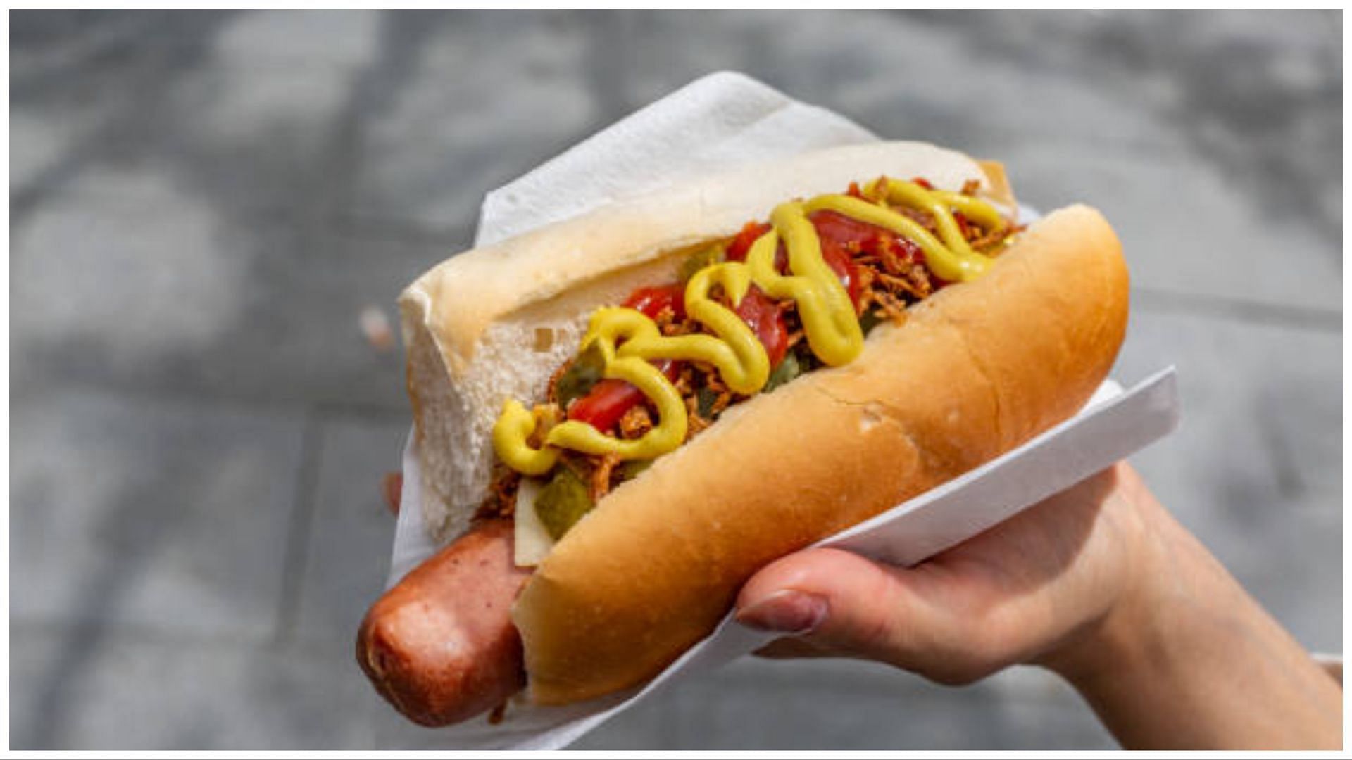 Hot Dog is a very famous fast food item (Image via Getty Images)