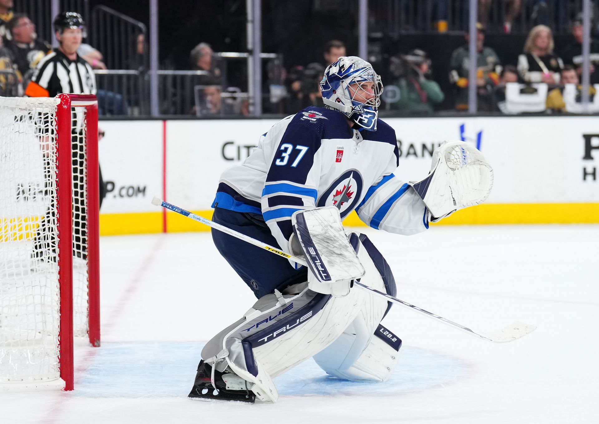 Connor Hellebuyck is a pending UFA