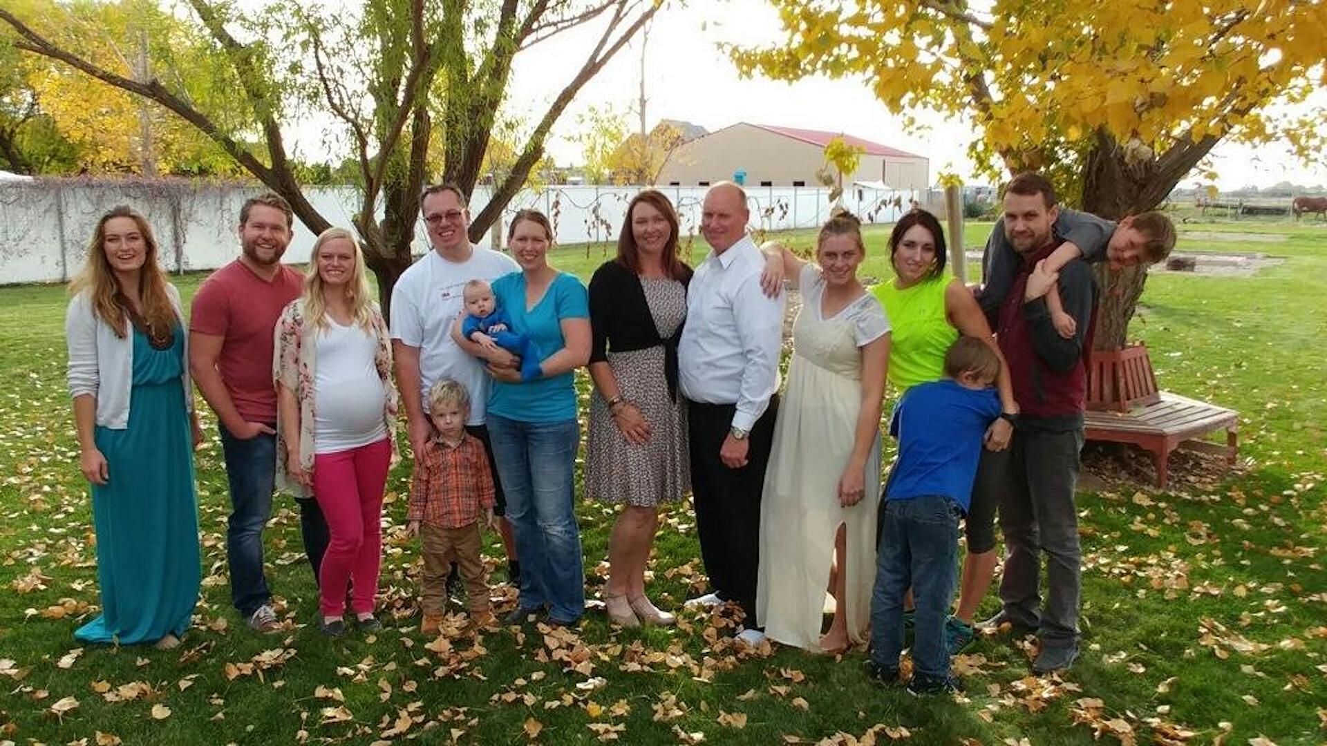 Elisabeth Tracy with her Family (Image via Facebook/Elisabeth Tracy)