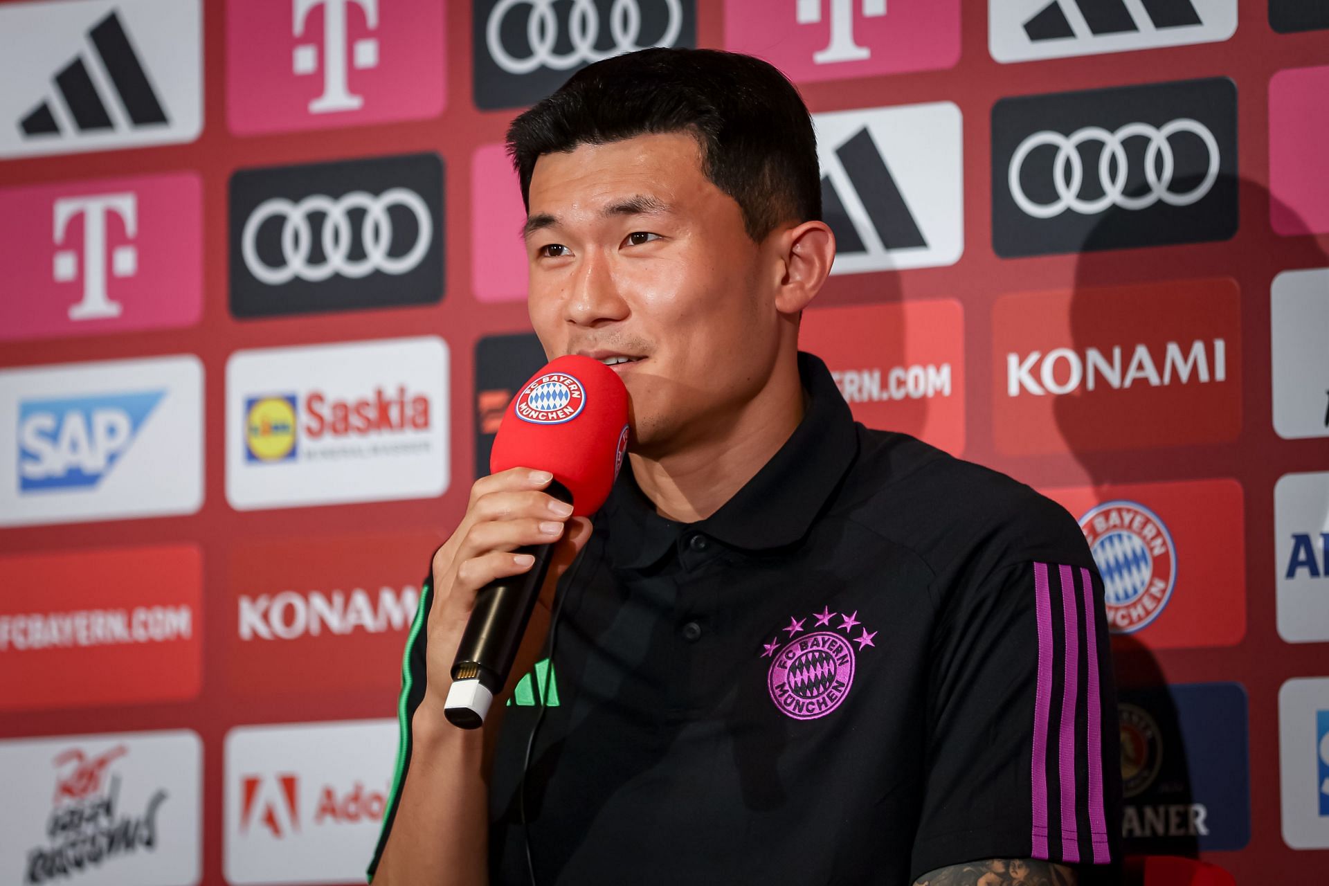 FC Bayern Muenchen Unveil New Singing Kim Min-jae