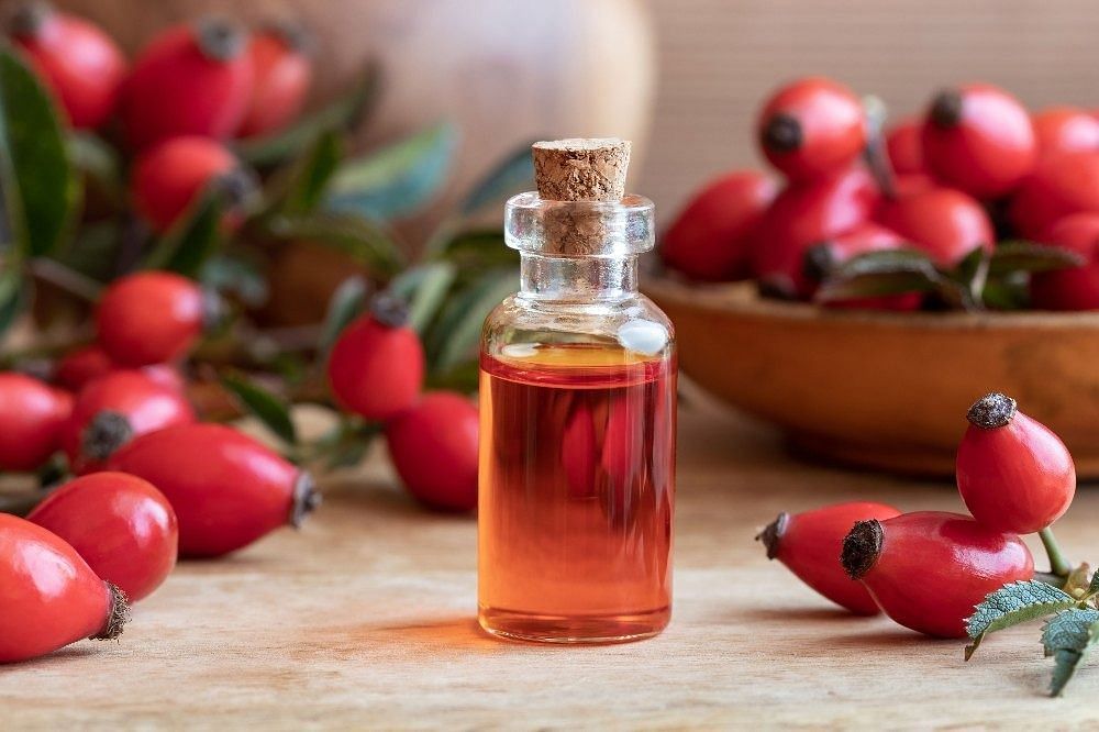 Rosehip oil (Image via Getty Images)