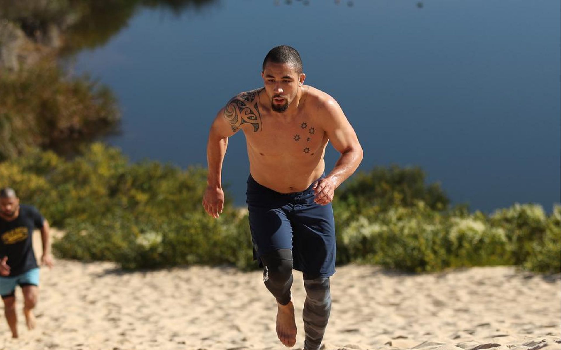 Robert Whittaker sandhill running at Wanda sand dunes [Image courtesy: www.dailytelegraph.com.au]