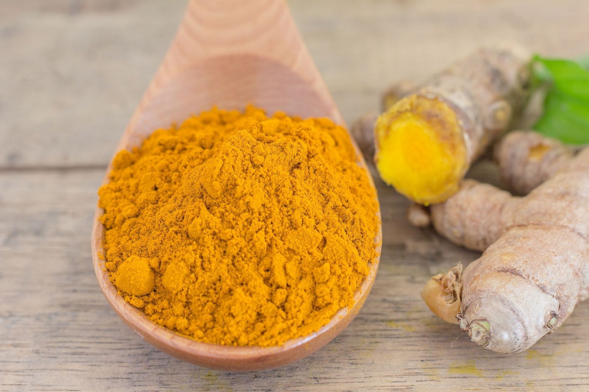 Benefits of turmeric root. (Image via Freepik)