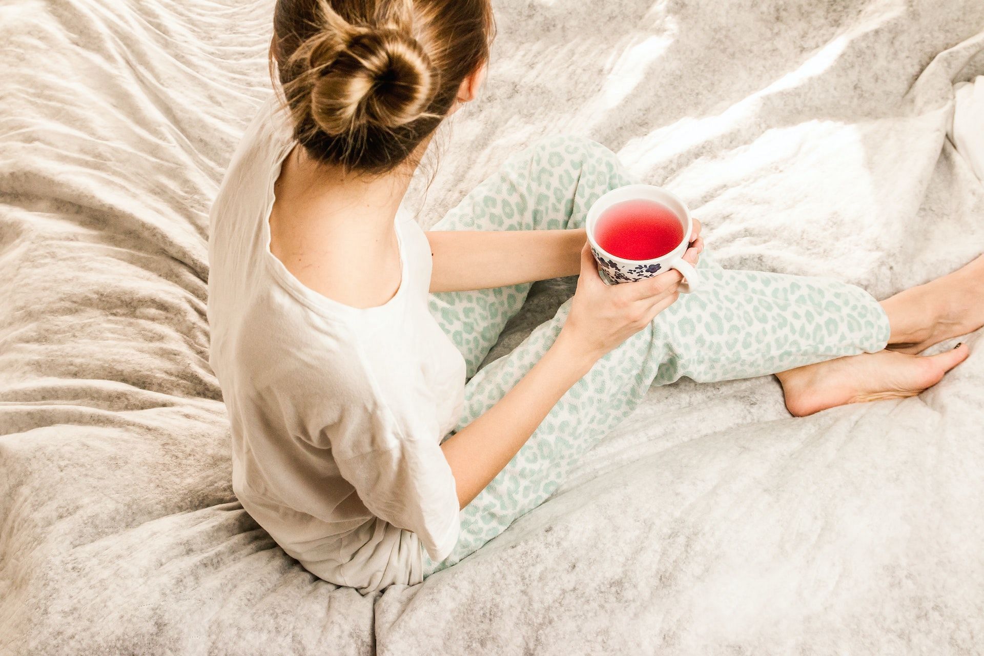 Hibiscus tea for blood pressure, cholesterol levels, and weight loss.  (Image via Pexels/ Jeshootscom)