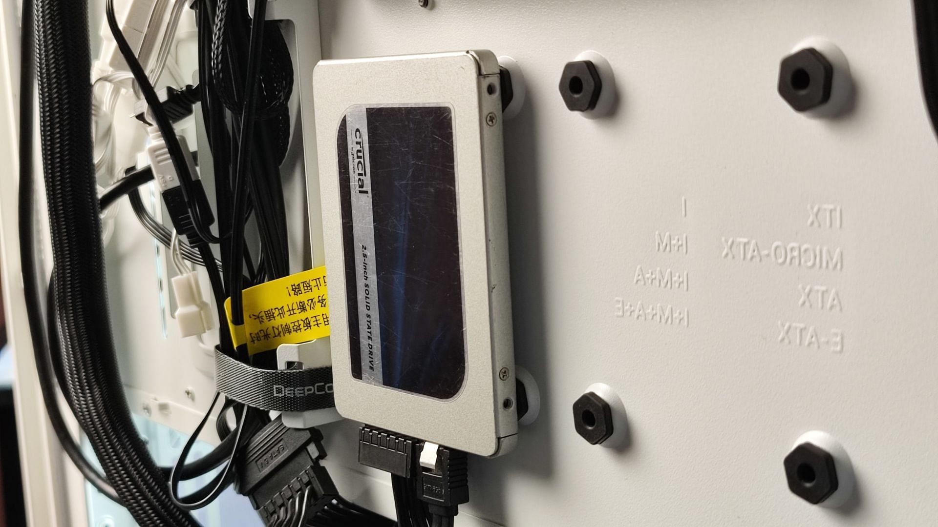 A 2.5&quot; SSD was installed in the bay (Image via Sportskeeda)