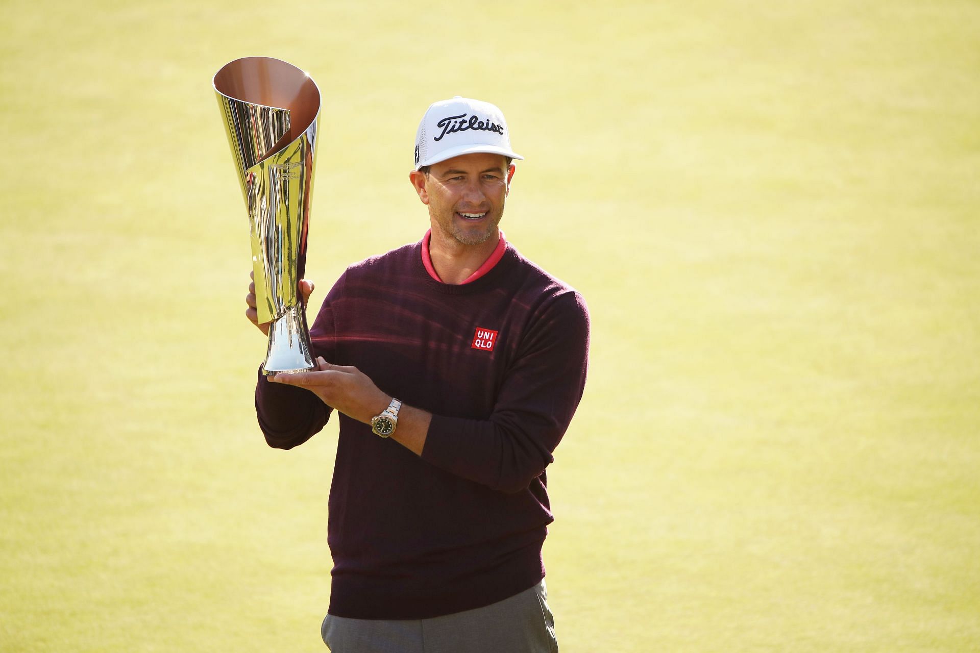 Adam Scott with the Genesis Invitational 2020 Trophy (via Getty Images)
